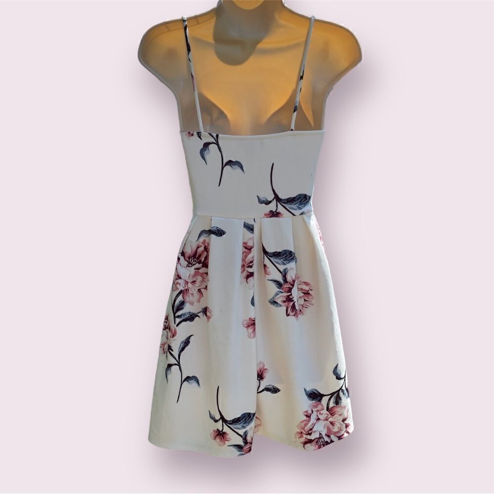 Monteau White Rose Dress Size Extra Small - Picture 2 of 4